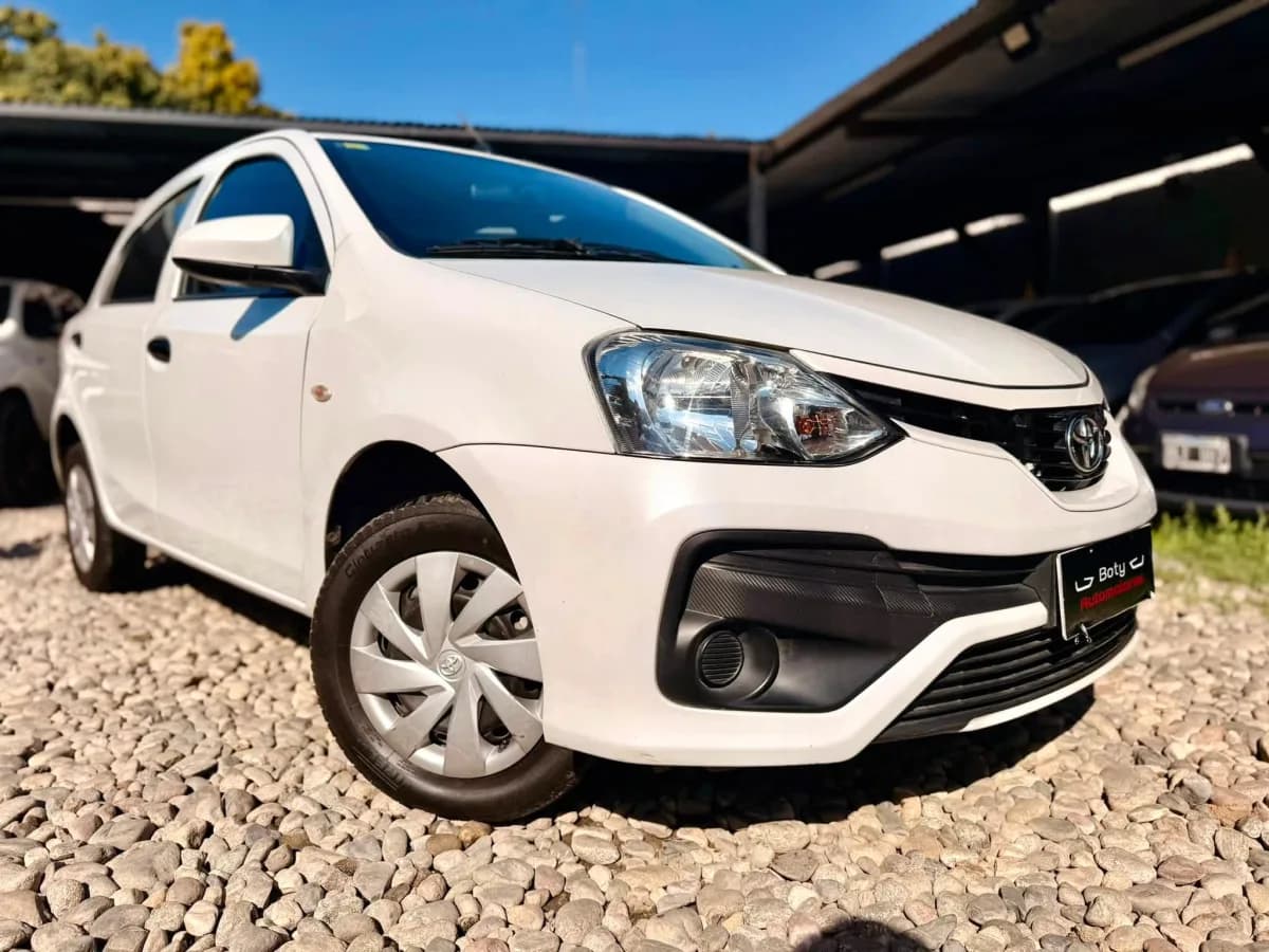 Toyota Etios 2022